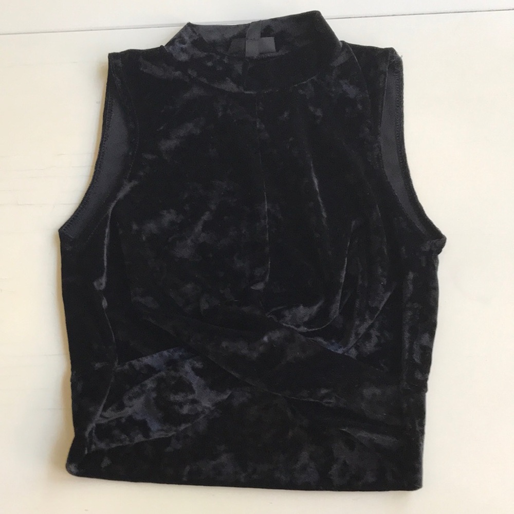 Sz 2 Topshop twisted  front velvet cropped top